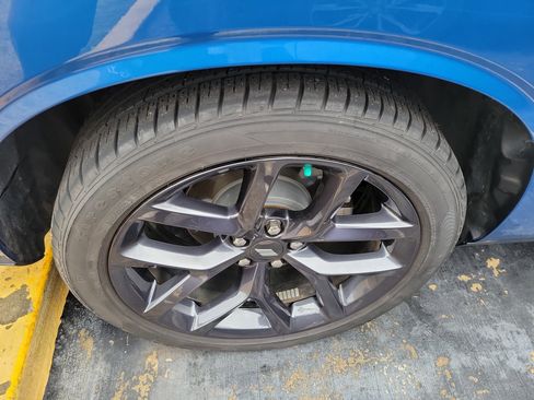 Used 2023 Dodge Challenger SXT w/ Blacktop Package image 7