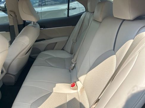 Used 2021 Toyota Camry XLE image 34