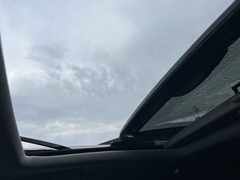 Used 2017 GMC Acadia SLT image 12