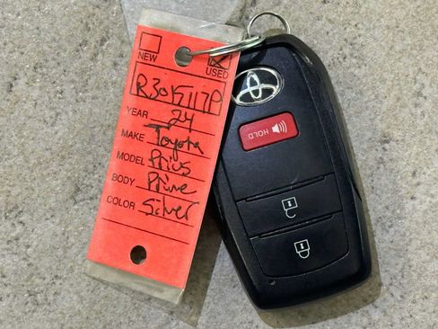 Used 2024 Toyota Prius Prime FWD image 31