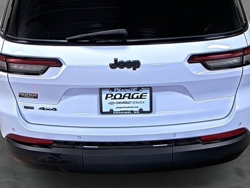 Used 2021 Jeep Grand Cherokee L Laredo AWD/4WD image 11