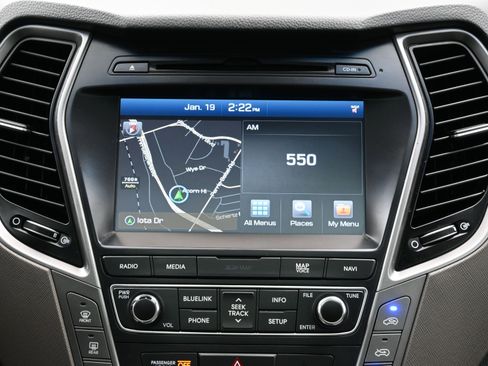 Used 2017 Hyundai Santa Fe Limited image 29