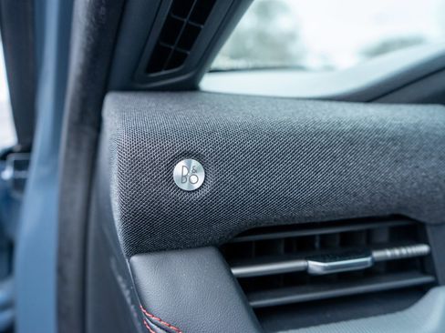 Used 2025 Ford Explorer ST-Line w/ Premium Package image 16