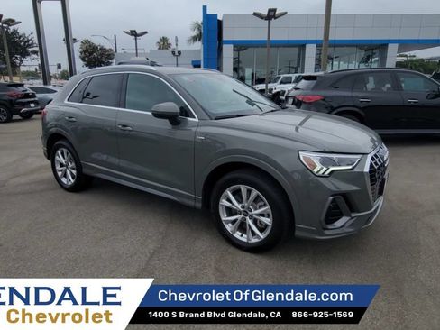 Used 2023 Audi Q3 2.0T Premium AWD/4WD image 2