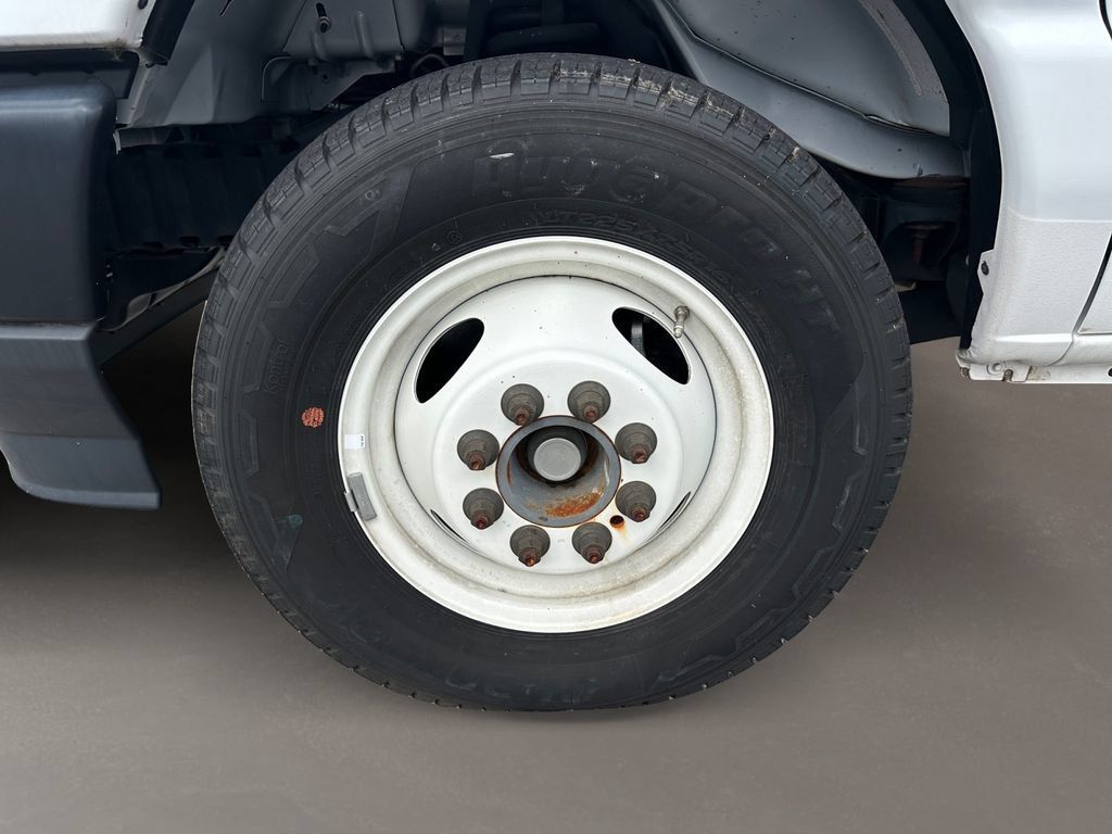 Used 2024 Ford E-350 and Econoline 350 Super Duty w/ Driver's Safety Package RWD image 11
