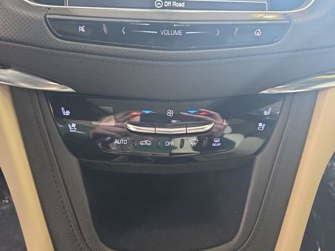 Used 2019 Cadillac XT5 Premium Luxury AWD/4WD image 27