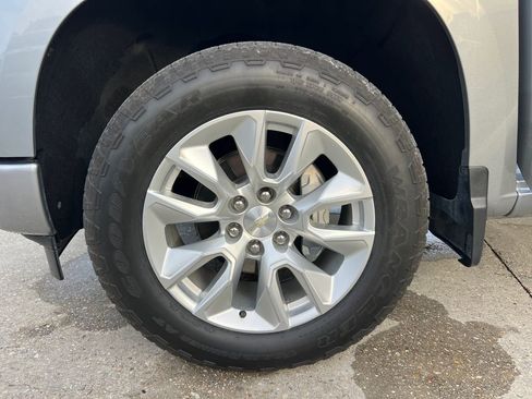 Certified 2024 Chevrolet Silverado 1500 Custom image 29