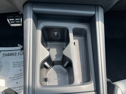 Certified 2025 Volkswagen Tiguan SE R-Line AWD/4WD image 17