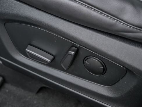 Used 2023 Ford Explorer XLT w/ Equipment Group 202A image 19