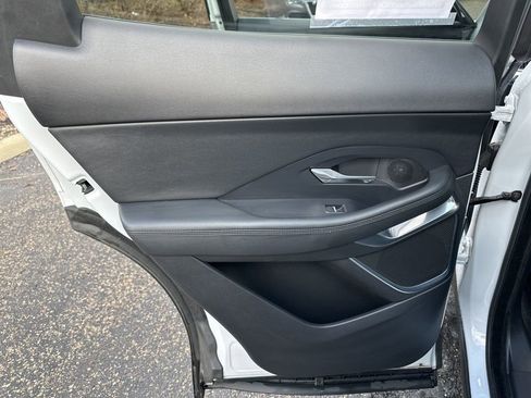 Used 2018 Jaguar E-PACE S image 38