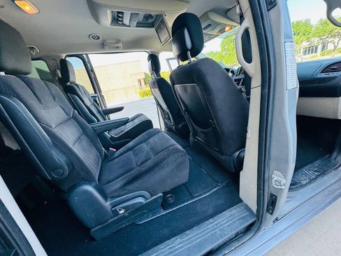 Used 2015 Dodge Grand Caravan SXT FWD image 22
