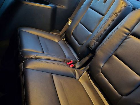 Used 2019 Ford Explorer XLT w/ Equipment Group 202A image 11