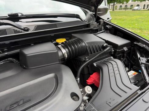 Used 2020 Chrysler Pacifica Touring w/ S Appearance Package FWD image 39