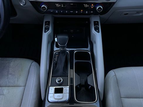Used 2022 Kia Telluride EX w/ EX Premium Package image 16