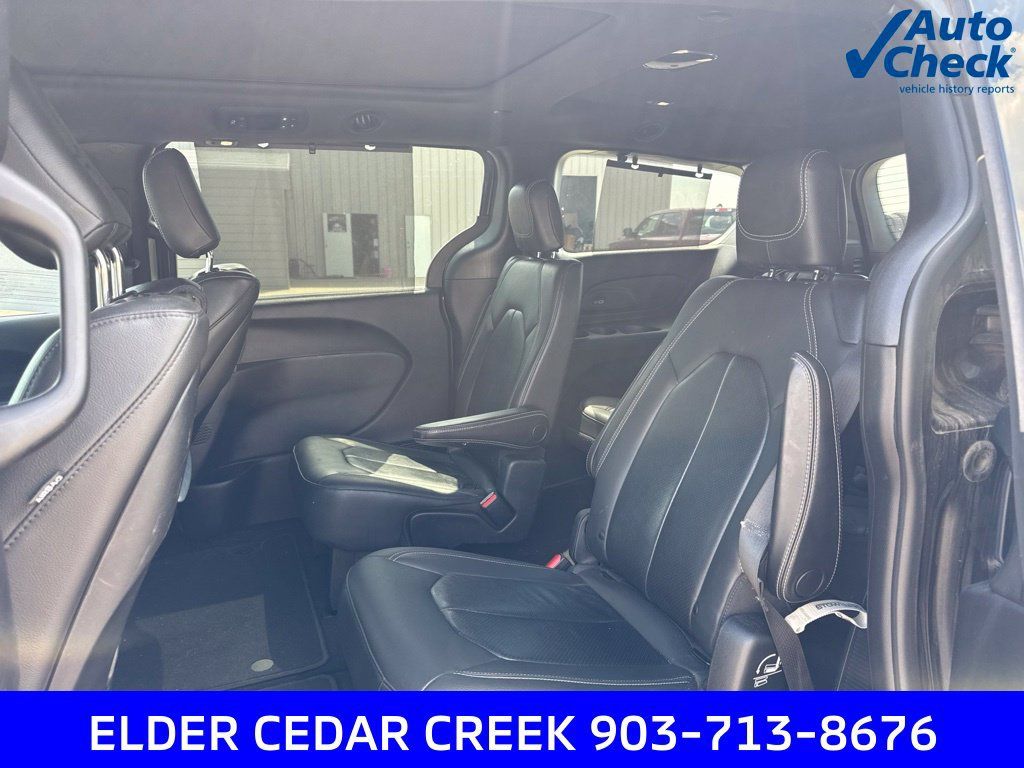 Used 2021 Chrysler Pacifica Touring-L w/ Uconnect Theater Family Group AWD/4WD image 14
