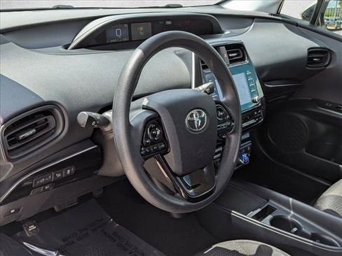 Certified 2022 Toyota Prius LE FWD image 10