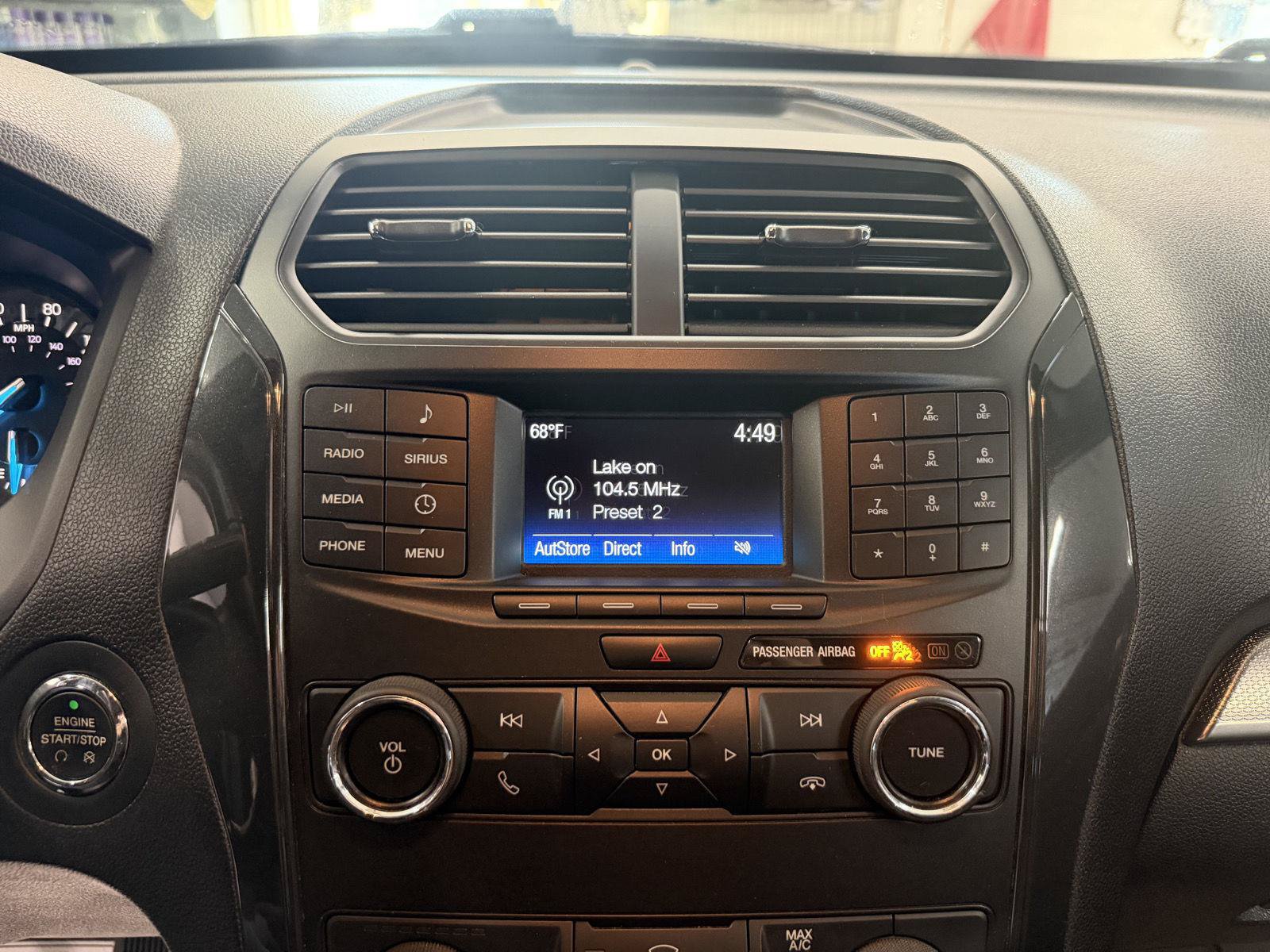 Used 2018 Ford Explorer XLT FWD image 17