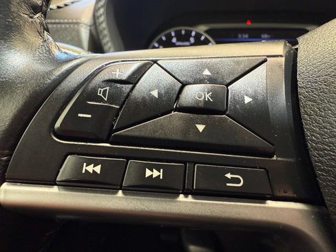 Used 2021 Nissan Sentra SV FWD image 34