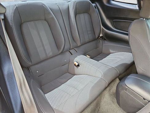 Used 2018 Ford Mustang Coupe RWD image 17