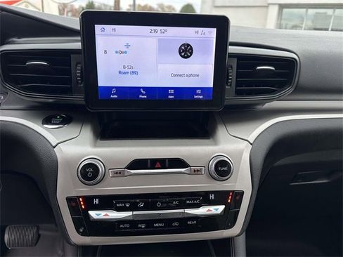Used 2020 Ford Explorer XLT w/ Comfort Package image 8