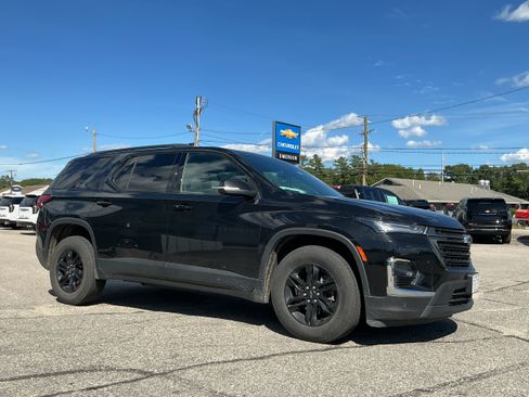 Used 2023 Chevrolet Traverse LT w/ Midnight/Sport Edition AWD/4WD image 3