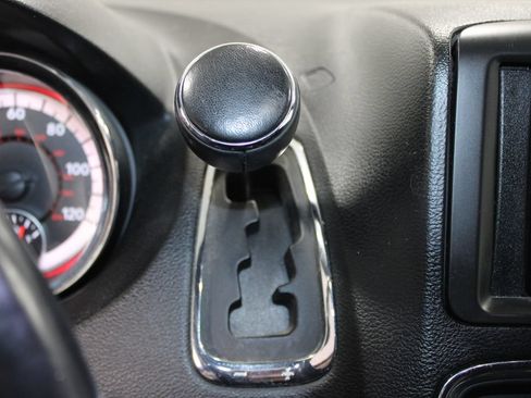Used 2019 Dodge Grand Caravan GT FWD image 28