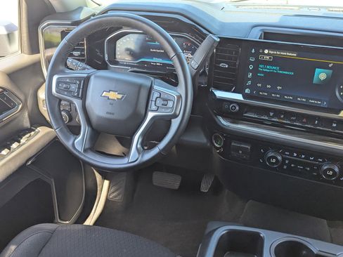 Certified 2025 Chevrolet Silverado 2500 LT w/ Convenience Package image 15