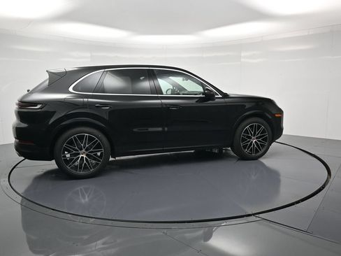 Used 2026 Porsche Cayenne AWD/4WD image 31