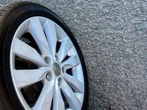 Used 2011 Kia Forte SX image 50