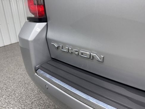 Used 2017 GMC Yukon Denali AWD/4WD image 8