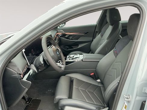 New 2026 BMW 530i xDrive w/ M Sport Package image 9