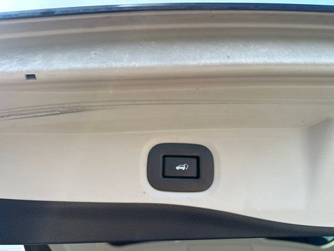 Used 2020 Nissan Rogue SV image 37