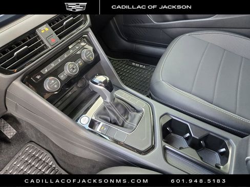 Used 2024 Volkswagen Taos SE image 15