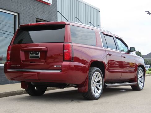 Used 2017 Chevrolet Suburban Premier w/ Max Trailering Package AWD/4WD image 4