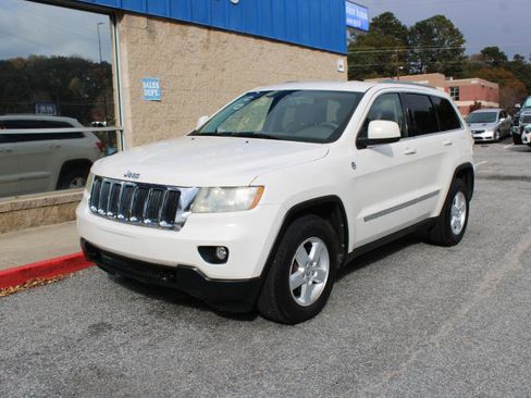 Used 2012 Jeep Grand Cherokee Laredo w/ Laredo E Group image 3