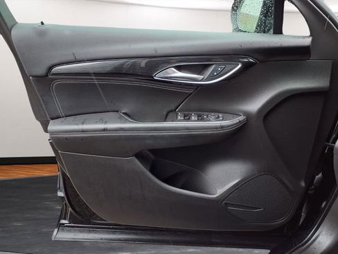 Certified 2022 Buick Envision Preferred w/ Sport Touring Package image 17