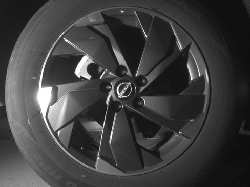 Used 2025 Nissan Rogue SV image 15