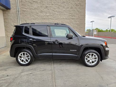 Used 2022 Jeep Renegade Latitude w/ Convenience Group AWD/4WD image 6