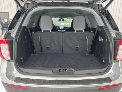 Used 2023 Ford Explorer XLT w/ Equipment Group 202A image 10