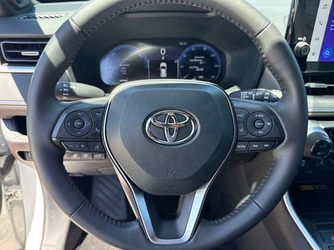 Used 2025 Toyota RAV4 XSE w/ Advanced Technology Package AWD/4WD image 15