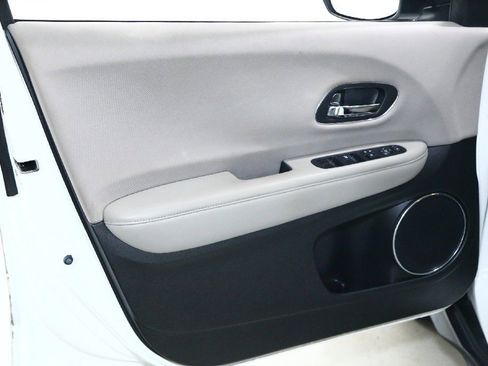 Used 2018 Honda HR-V EX image 15