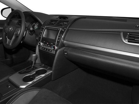 Used 2013 Toyota Camry SE FWD image 19