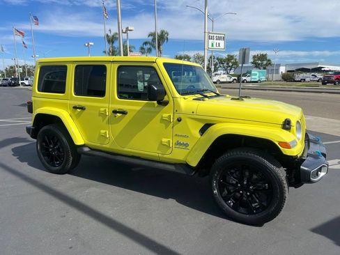 Used 2023 Jeep Wrangler Unlimited Sahara AWD/4WD image 11