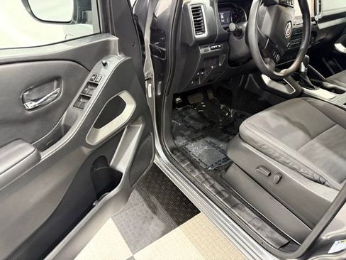 Used 2023 Nissan Frontier SV image 28