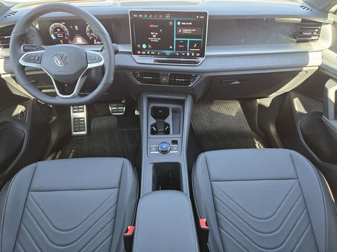 New 2026 Volkswagen Tiguan SE R-Line image 22