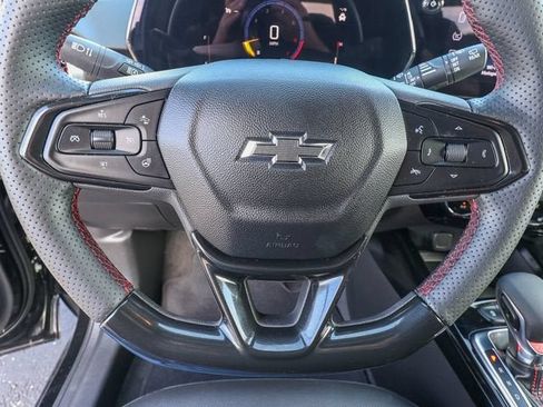 Used 2024 Chevrolet Trax RS w/ Sunroof Package FWD image 17