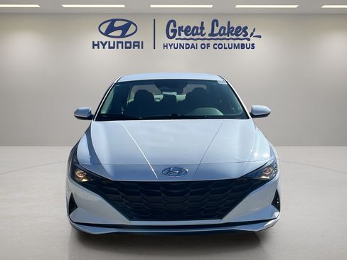 Used 2022 Hyundai Elantra SE w/ Preferred Accessory Package FWD image 8