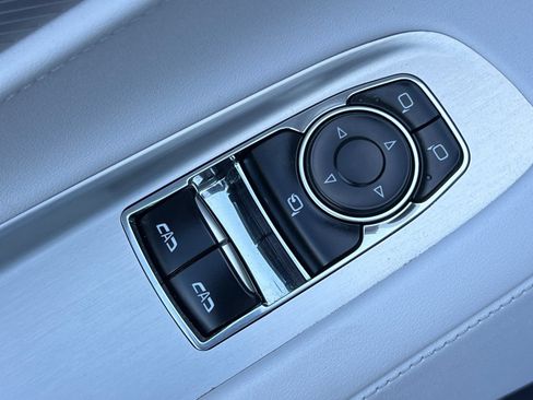 Used 2024 Chevrolet Corvette Z06 RWD image 13