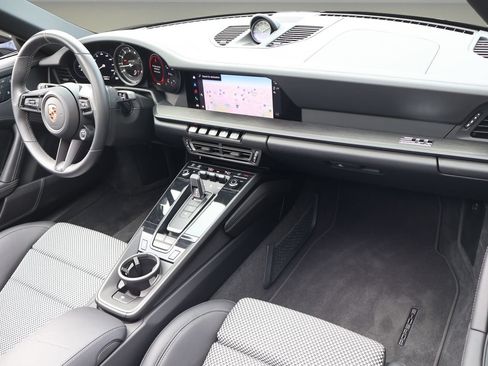 Used 2024 Porsche 911 AWD/4WD image 17