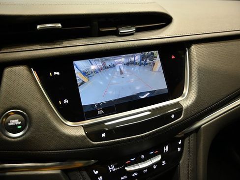 Used 2025 Cadillac XT5 Premium Luxury image 16